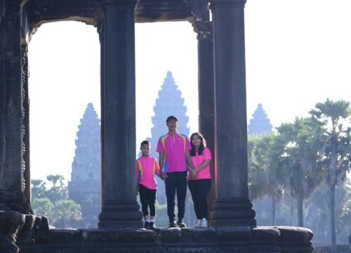 Sunrise Vintage Jeep Tour in Angkor